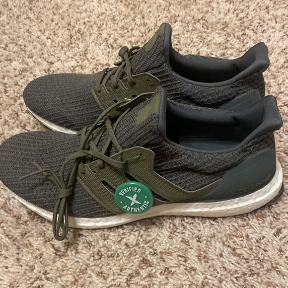 UltraBoost - Picture 3 of 4